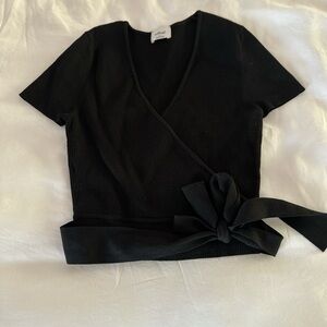 Aritzia Black V-Neck Wrap Crop Top